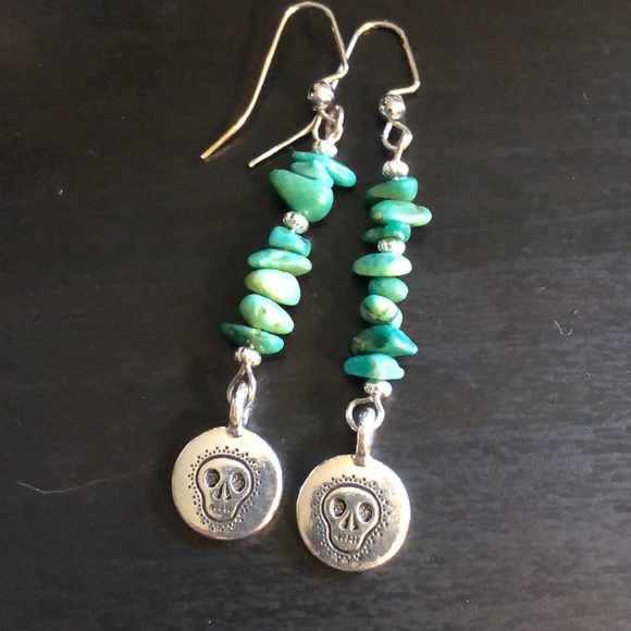 Turquoise & skull earrings handcrafted - Picture 2 of 4